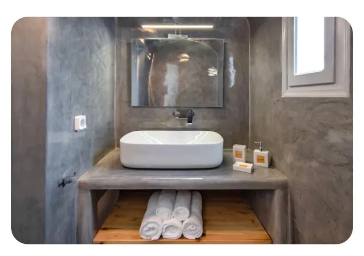 Junior Suite bathroom